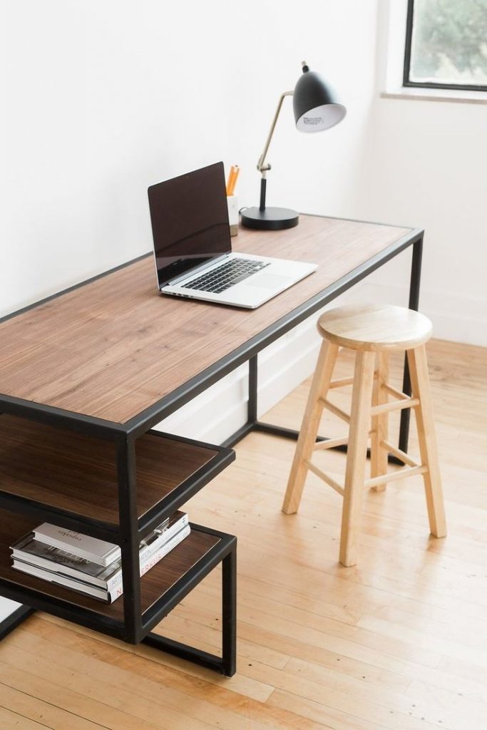 Стильный стол для офиса